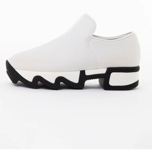 iRi WES I White Low Top Sneaker,‎ size 5